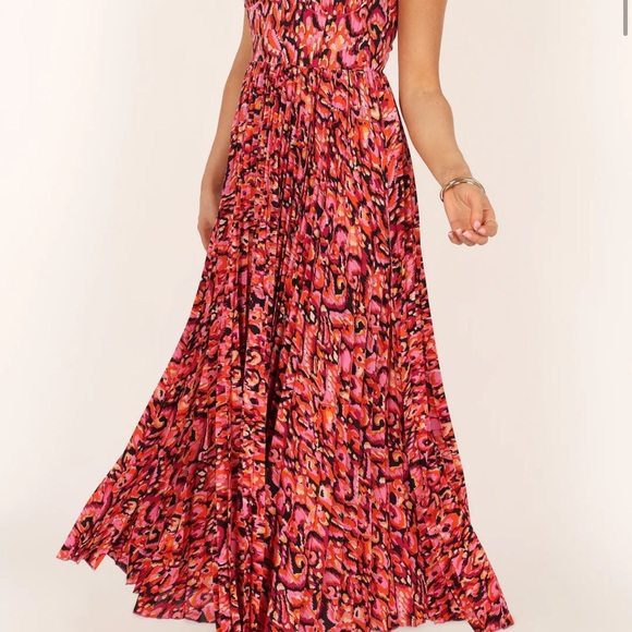 Petal & Pup Red and Black Pleated Maxi Dress - Picture 3 of 7